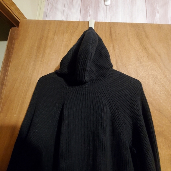 TORRID 1(14/16). BLACK SWEATER KNIT HOODIE. RIBBED LACE UP RAGLAN SLEEVES TUNIC. - Picture 9 of 9